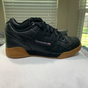 Reebok Classic Black Carbon Workout Boys Size 5.5